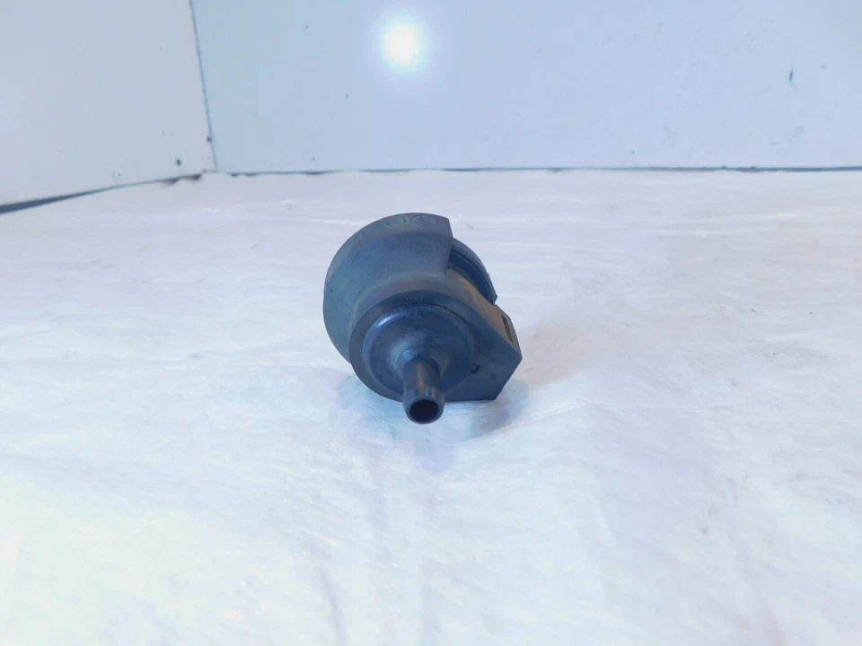 Válvula respirador tanque combustible gasolina BMW R1100R R1100RT R1100RS R1100GS R850R Foto 4 de 4