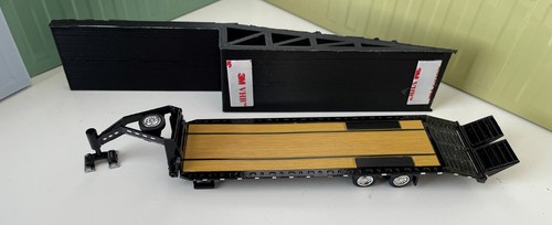 1/64 Greenlight Black Gooseneck Trailer PLUS 3D Printed Three Car Conversion V2! - 第 4/10 張圖片