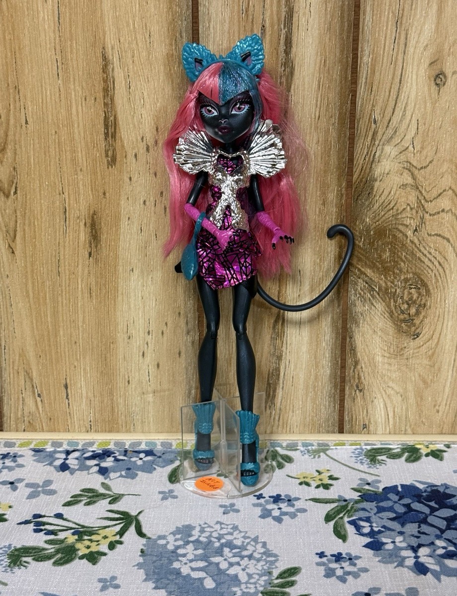 Monster High Boo York-Boo York City Catty Noir Doll HTF