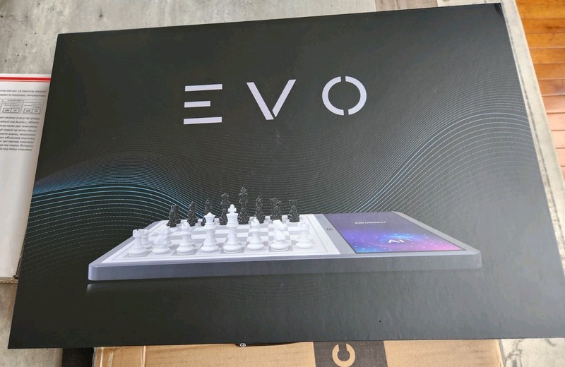 Chessnut Evo AI Chessboard Built-in Maia Engine, Customizable Chess Bot Open Box