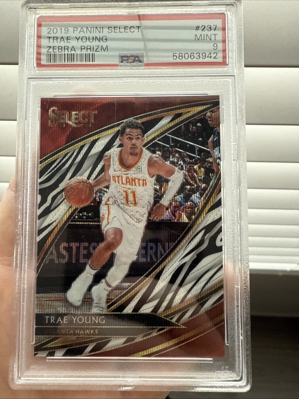 2019-20 Panini Select - Courtside Trae Young #237 Zebra Prizm