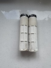 DMR Death Grip Mountainbike Griffe Lock-On Flanschless Paar weiß