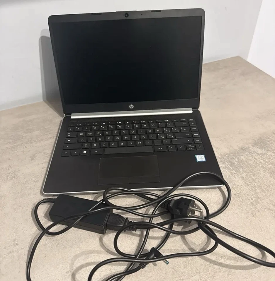 Computer Hp Intel Core i3 7th Gen + Stampante Hp Deskjet 3750 - Immagine 3 di 4