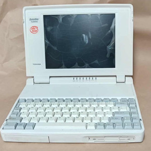 Vintage Toshiba Satellite T1900C AS IS BROKEN SCREEN AS IS