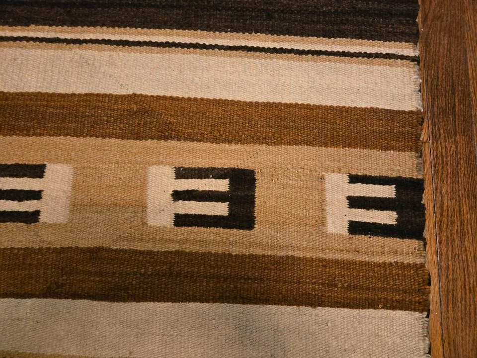 Authentic ! Beautiful Vintage Hand-Woven Navajo Blanket ! 30" x 60" - Gorgeous ! - Image 4 of 4