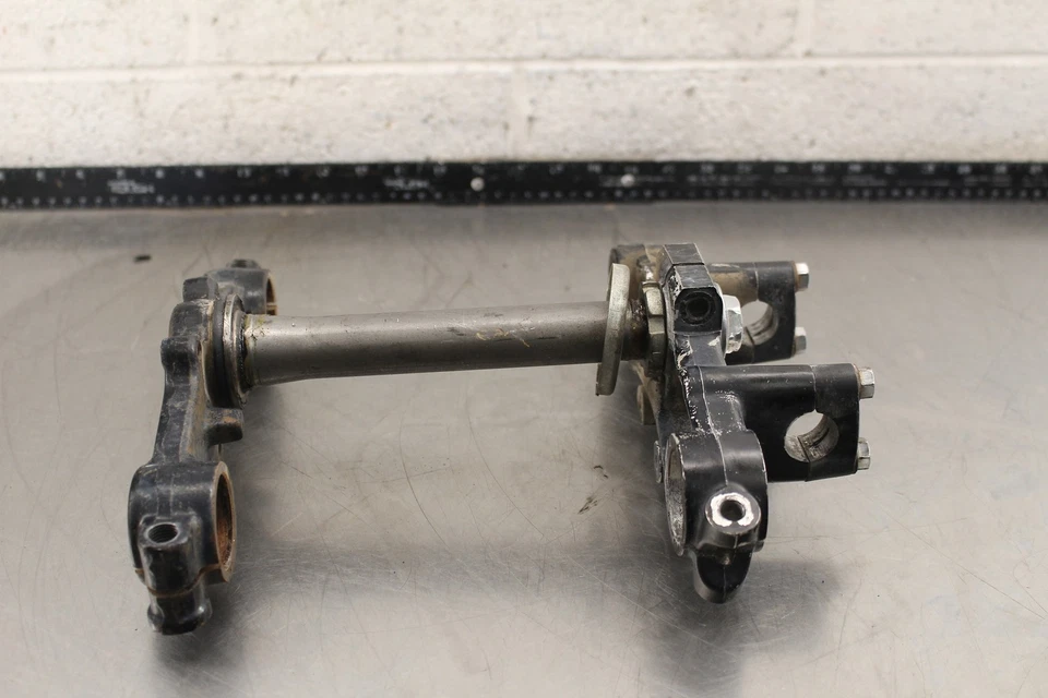 Yamaha XT250 1981 horquilla delantera inferior superior triple árbol vástago abrazadera W823 Foto 3 de 4