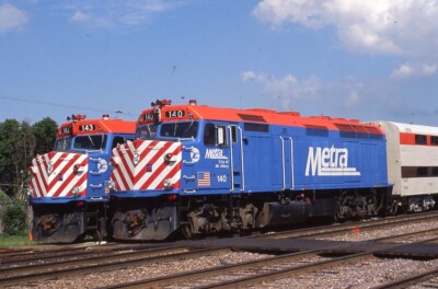 Metra Eisenbahn Zug Lok 140 CRYSTAL LAKE IL Original 1995 Foto Dia