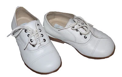 Brogues de cuero blanco Marie Chantal Preppy varios tamaños NUEVOS