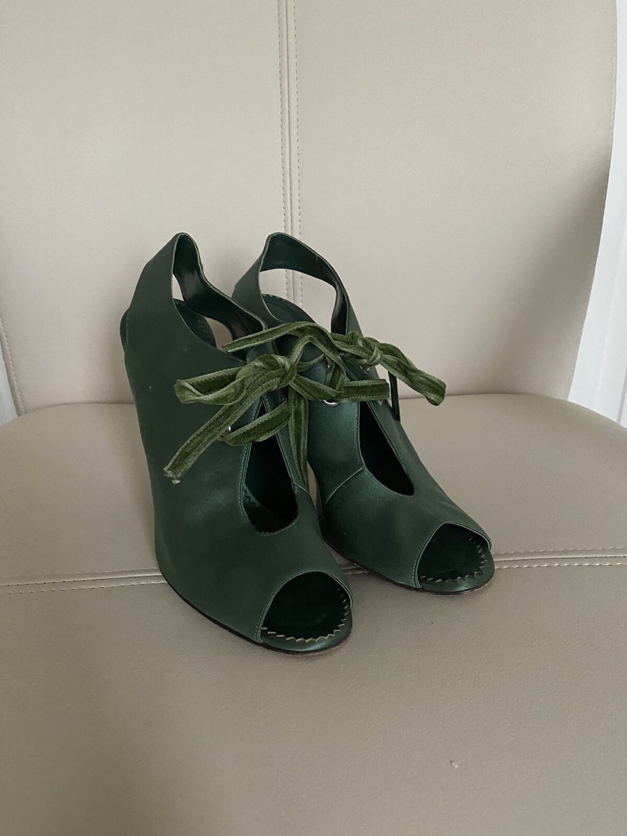 EUC Auth Manolo Blahnik Green Satin Booties 39 / 9 | eBay display picture 1