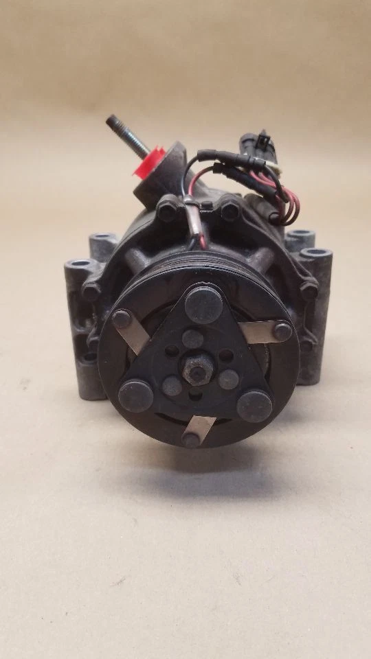 Used A/C Compressor fits: 2004 Chevrolet Trailblazer  Grade A - Image 2 of 4