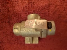 Genuine Bendix DC-4 Double Check Valve #278614 OEM Original Box Truck Air Brakes