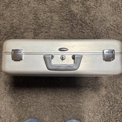 Zero Halliburton Centurion Elite Aluminum Case 21 Zero Halliburton Centurion Elite Aluminum Case 21