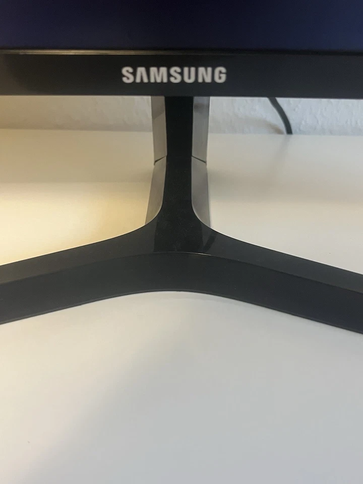 Samsung C27F396 27 Zoll Curved Monitor - Schwarz/Glänzend - Bild 2 von 4