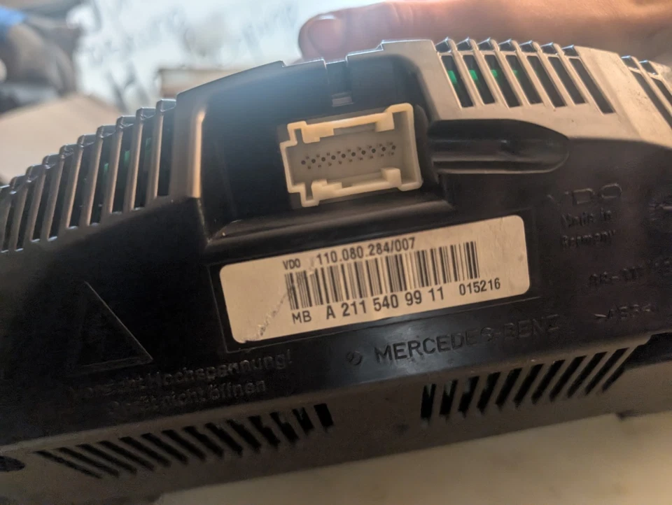 🟩03-06 Mercedes W211 E320 Instrument Cluster Speedometer A2115408511 OEM 259k - Image 3 of 4