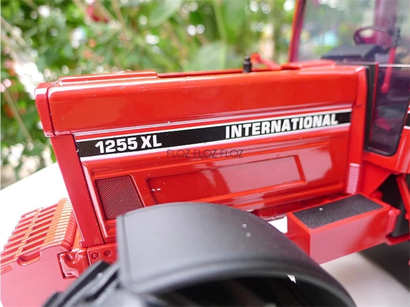 1:16 for Universal Hobbies for International 1255 XL for Case tractor LTD 999PCS - Image 2 of 4