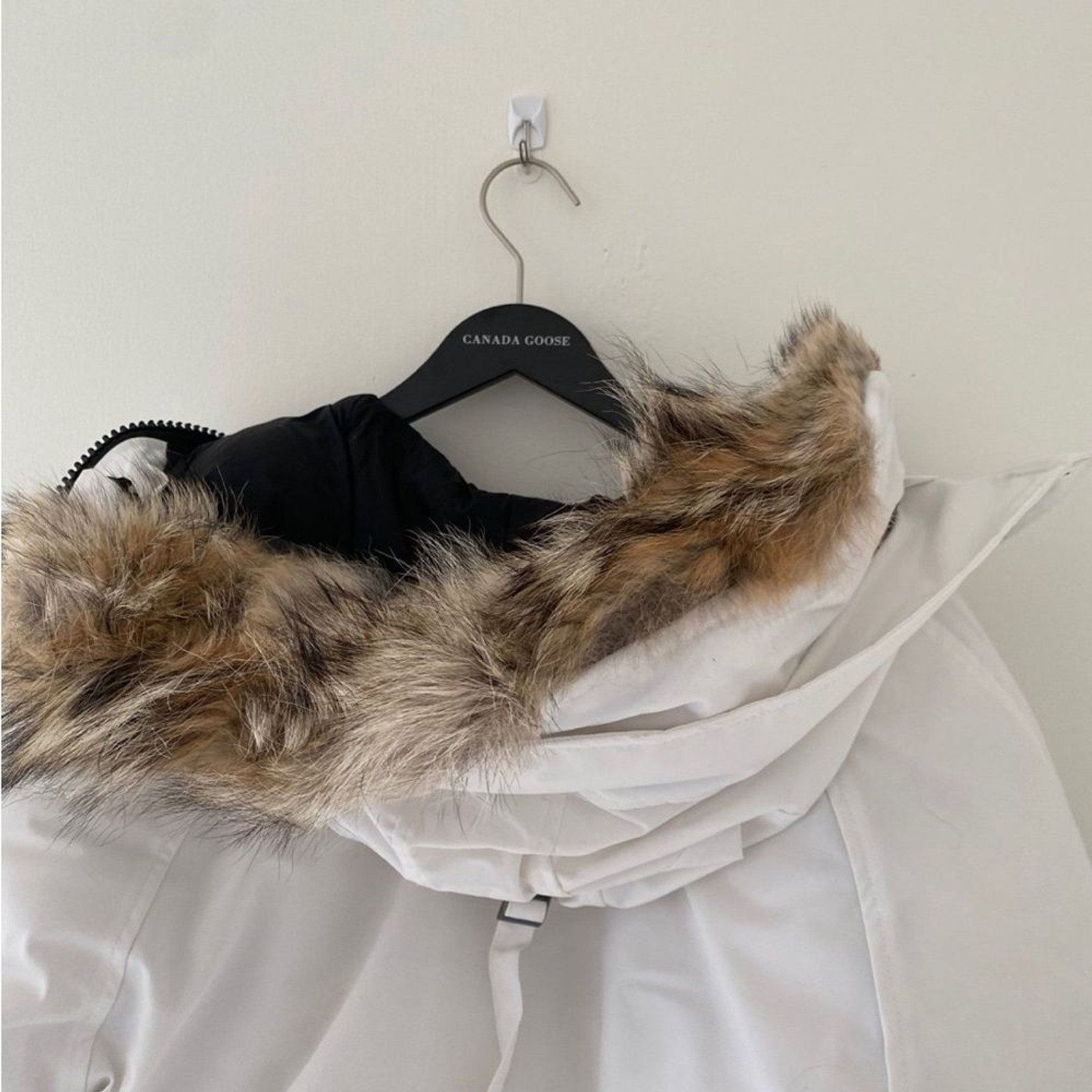 Rare Men’s Canada goose white bomber jacket image 4