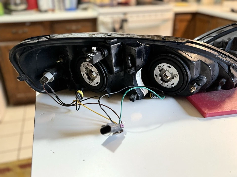 ACANII - Para 2004-2008 Pontiac Grand Prix carcaça preta faróis de tubo de LED - Imagem 2 de 3