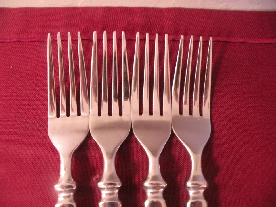 Juego de 4 tenedores de cena EMPIRE Martha Stewart Essentials MSE acero inoxidable 8 1/8" Foto 2 de 4