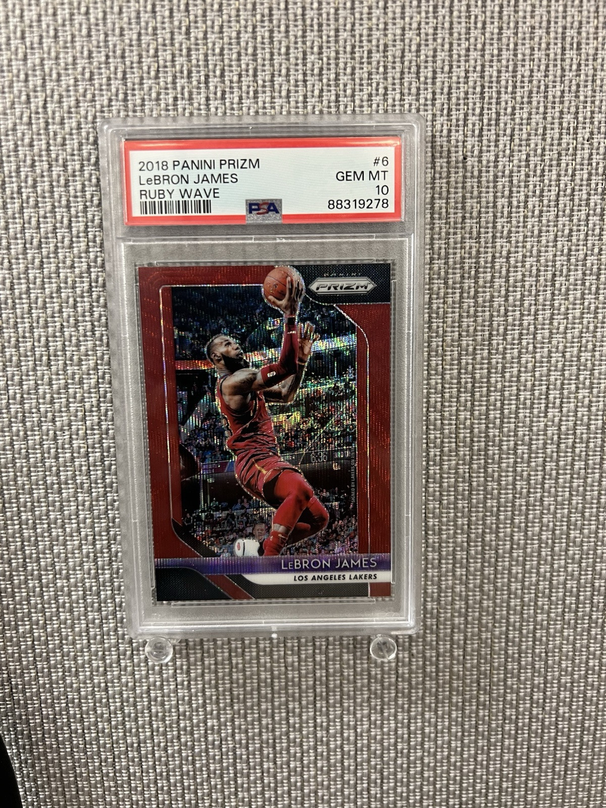 2018 Panini Prizm LeBron James Ruby Wave Prizm PSA 10