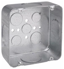 Crouse-Hinds TP562, Electrical Square Outlet Box, 4 11/16 Sq 1 1/4 Ko, 1 PC