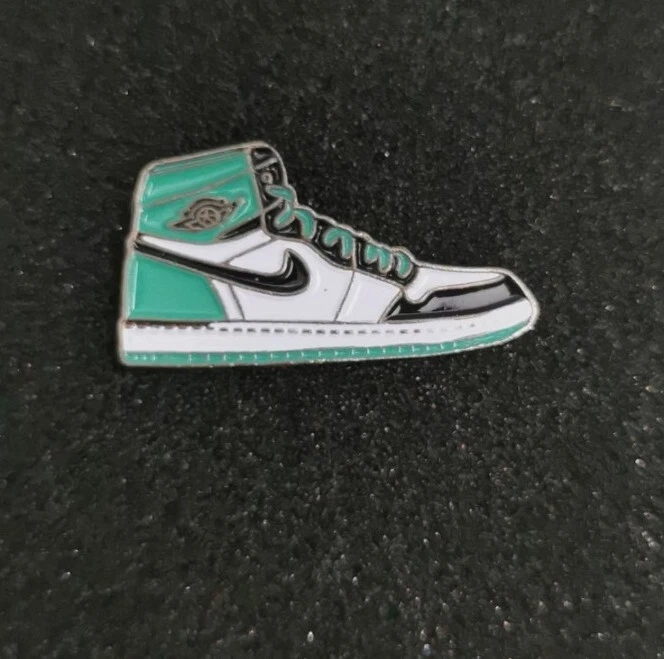 air jordan pin green