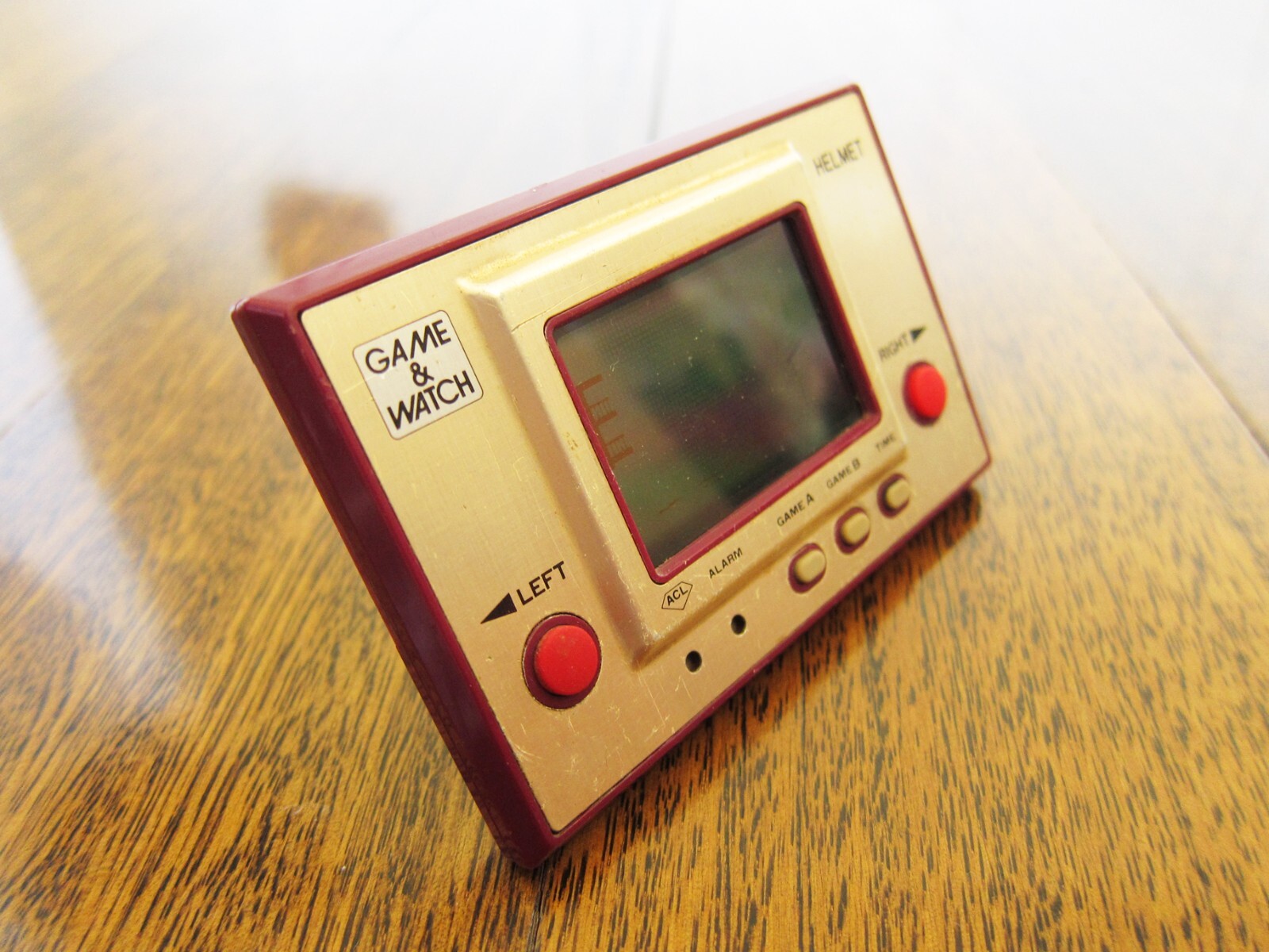 NINTENDO Helmet Game and Watch (CN-07) in OK Condition