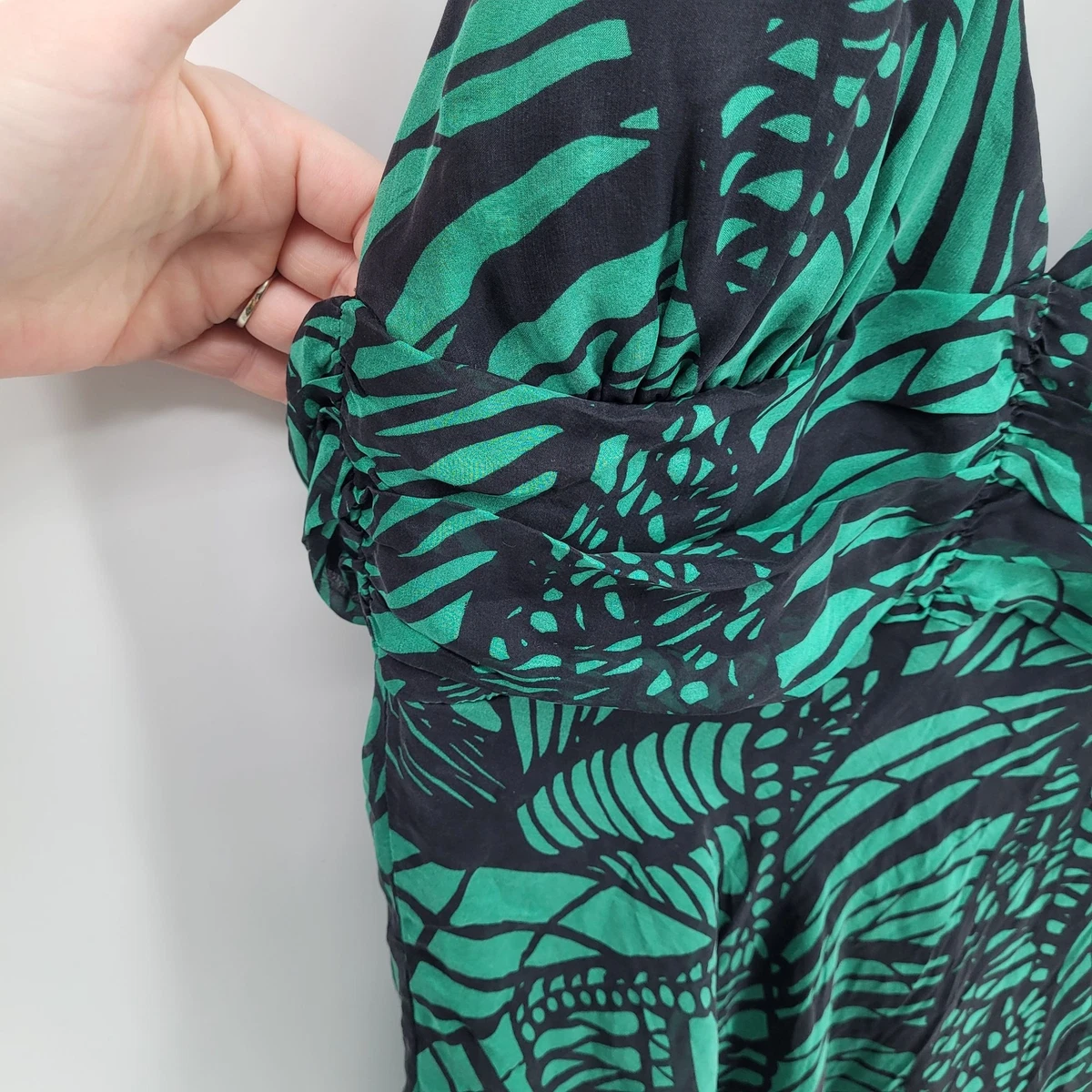 Le chateau green dress top