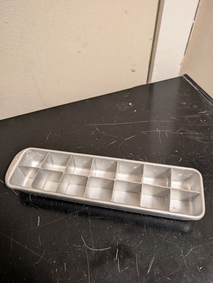 Vintage 1950s Retro Kitchen Collectibles Home Decor Aluminum 14 Ice Cube Tray