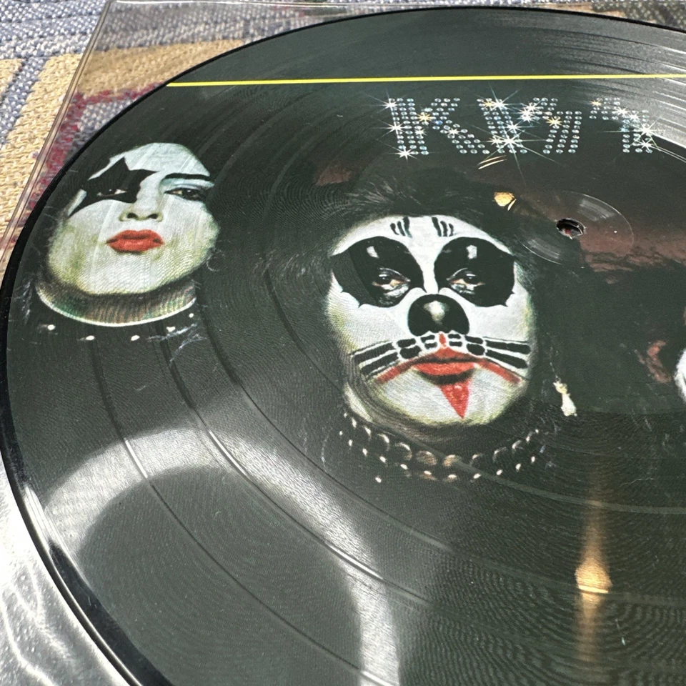 KISS KISS Picture Disc Vinyl #1074 1986 Release PIC 6399 057 - Image 2 of 4
