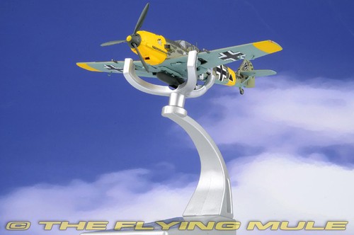 Corgi 1:72 Bf 109E Luftwaffe II./JG 1 Blue H - Picture 5 of 8