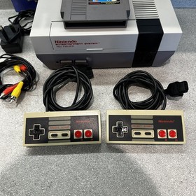 Nintendo NES Entertainment System Video Game Console Action Set - Fully Working