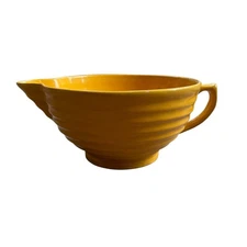 Vintage Bauer Los Angeles Bowl Ringware 2qt Batter Pitcher Spout Yellow