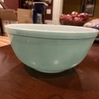 Vintage Pyrex Primary Colors GREEN 2-1/2 Qt. Nesting Mixing Bowl 403