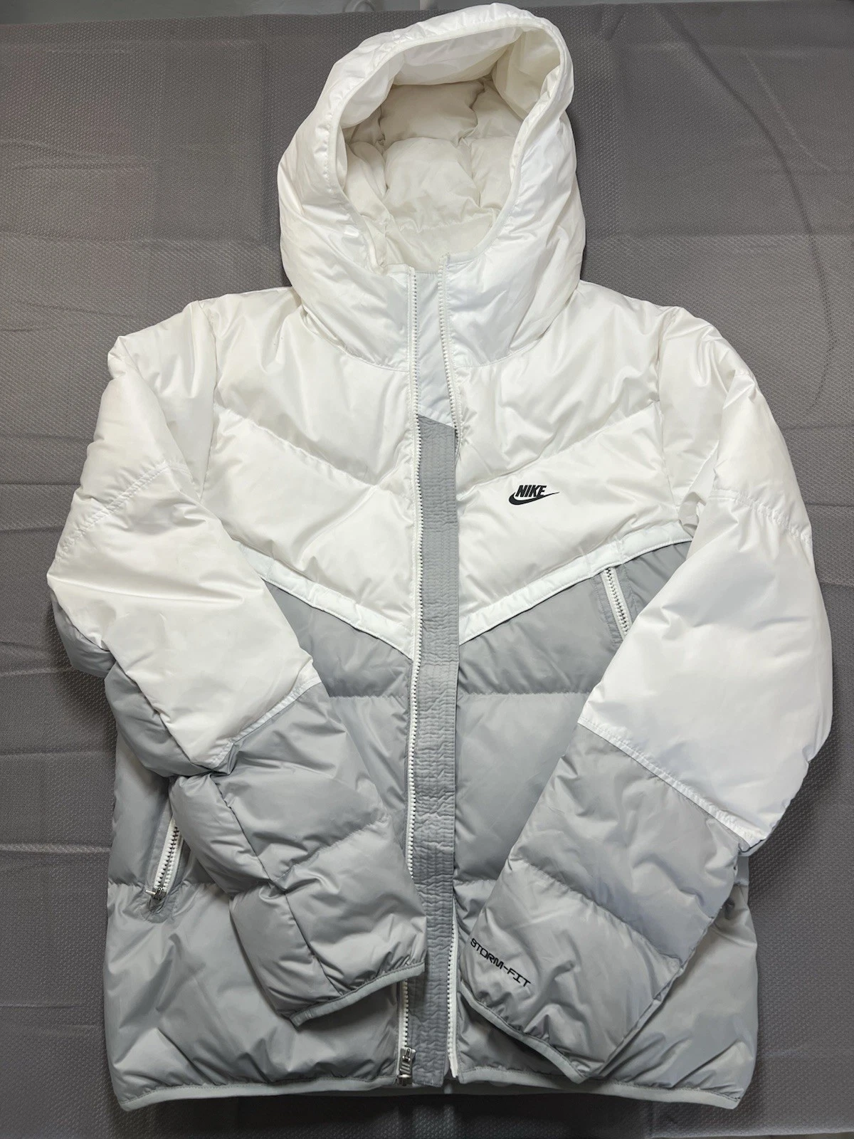 Nike Storm-FIT Men’s S White Gray Duck Down Hooded Puffer Jacket