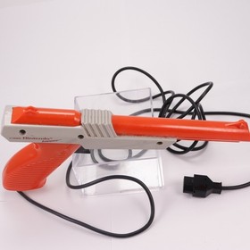 1985 Nintendo NES w/ 2 Controllers, Zapper & Mario / Duck Hunt, Untested (K-#36)