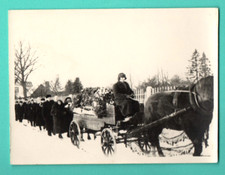 LATVIA LETTLAND Funeral Ceremony at the Cemetery VINTAGE PHOTO 59