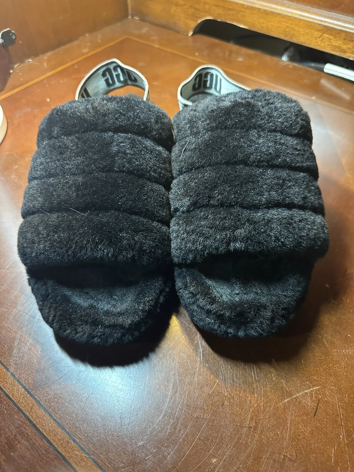 Scarpe UGG donna taglia 7 nere fluff sì Australia slides sandali pantofole