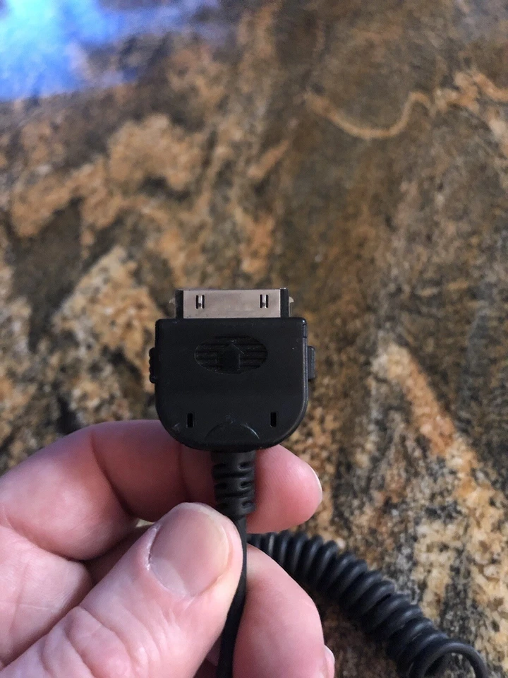 Cargador de coche Duracell Dcss5352 Apple iPad/iPhone/iPod 30 pines, negro Foto 4 de 4