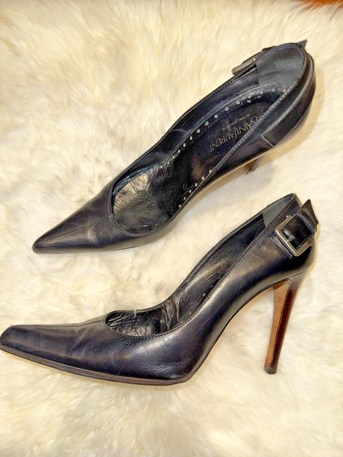 Stiletto vintage Y2K YSL Yves Saint Laurent nero a punta con fibbia epoca Tom Ford