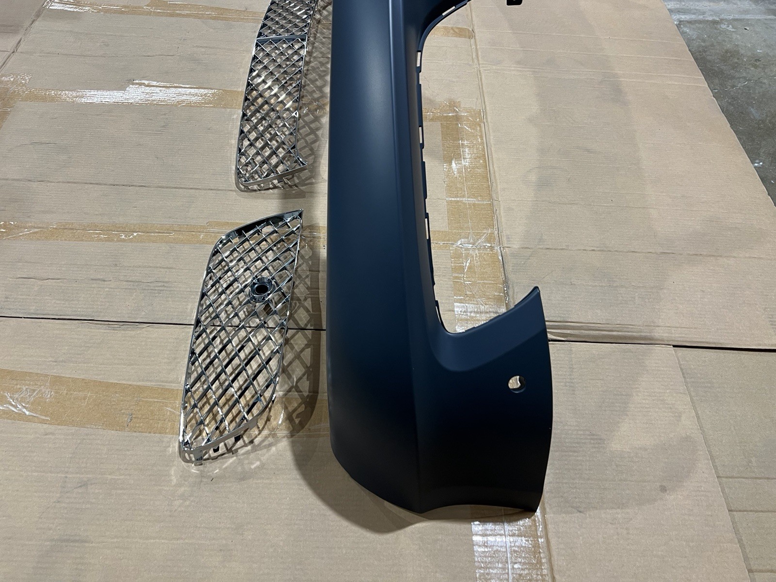 2012-2015 Bentley Continental GT GTC V8 4.0 Front Bumper Cover Lower Grille Set
