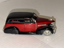 Chevrolet Woody Wagon 1939 - Miniature Motor City Classics 1/18, Grise, Occasion