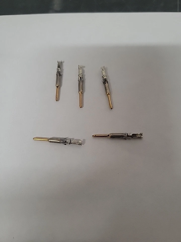 Lote de 100-TE Connectivity/AMP66103-4 Tipo III Pin Contacto Dorado 24-20 AWG Crimpado Foto 3 de 3