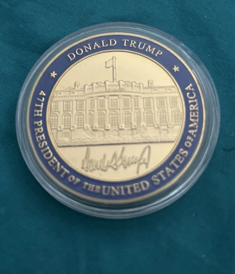 FIRMA MONEDA DESAFÍO 47º TRUMP WHITE HOUSE con CAJA DE MADERA REPUBLICANA MAGA GOP Foto 2 de 4