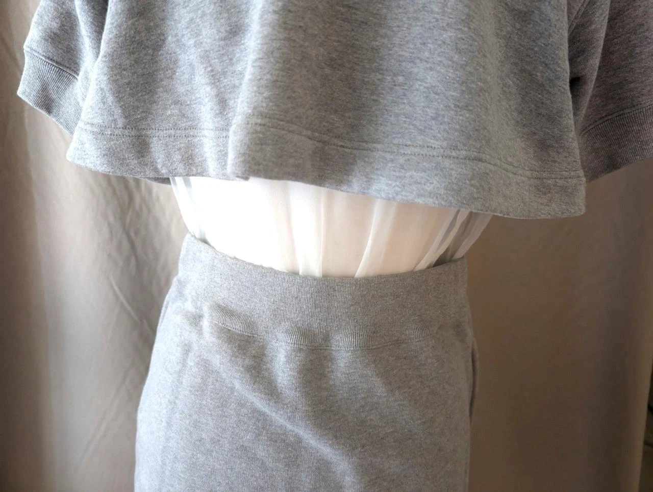 Abito felpa grigio cotone Sacai S S con retro trasparente taglia 2 Media