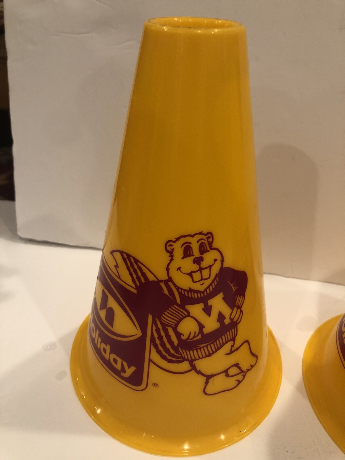 Lot Of 2 Minnesota Golden gophers plastic megaphones 8 1/2” Holiday