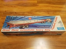 ERTL Great Dane Extendable Heavy Duty Flatbed Trailer 1:25 Scale Model Kit 8009