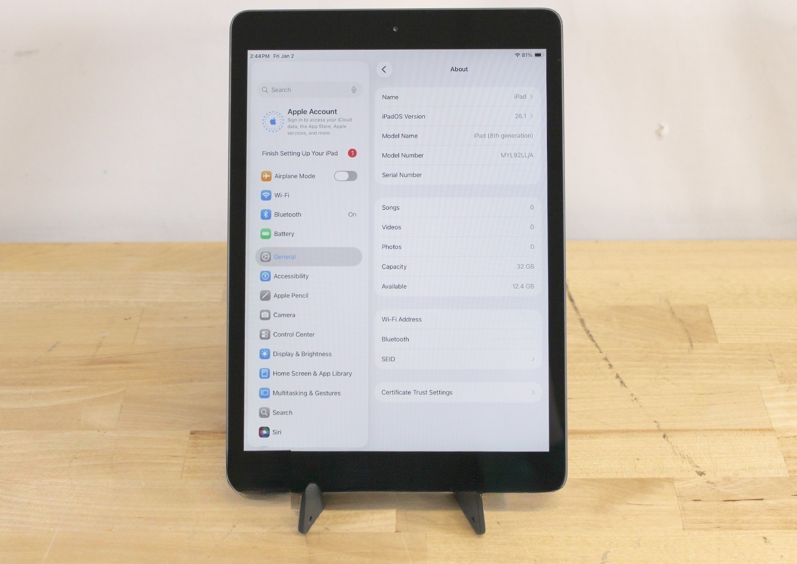Apple iPad 8th Gen A2270 10.2in 32GB Wi-Fi Space Gray Grade B No Power Cord