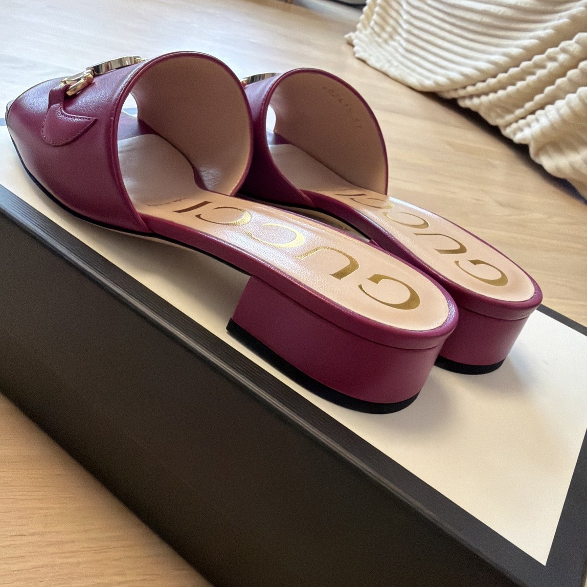 NEW GUCCI Women US 7 EU 37 Gold/Silver GG Logo Pink Leather
