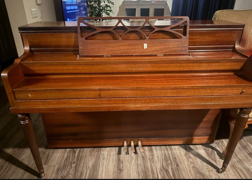Piano vertical Kohler & Campbell con banco Foto 2 de 4