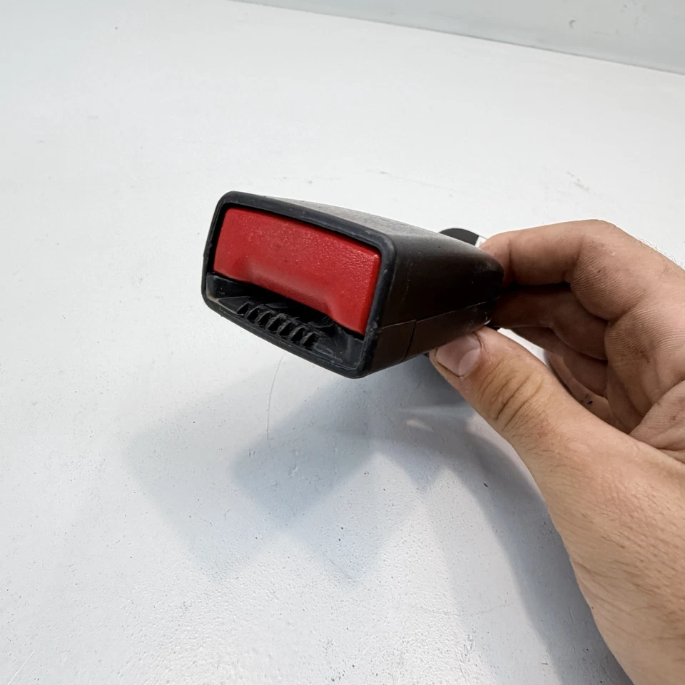 Chevrolet Malibu 2019-2025 cinturón de seguridad trasero segunda fila lado izquierdo OEM 84236765 Foto 3 de 4